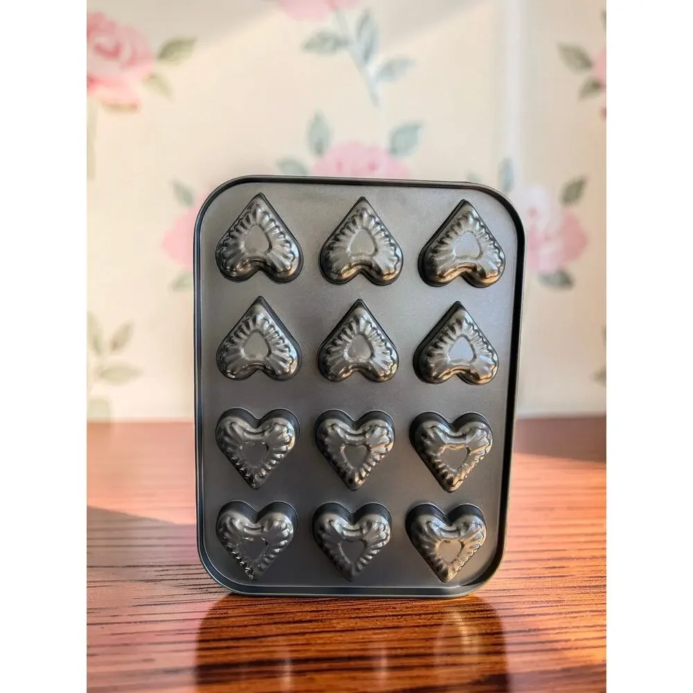12-Cavity Mini Heart Cake Baking Pan Nonstick Fluted Valentine Brownie Molda